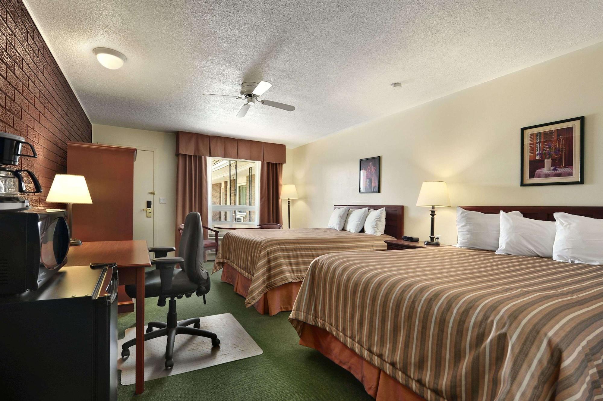Travelodge By Wyndham Simcoe Exteriér fotografie