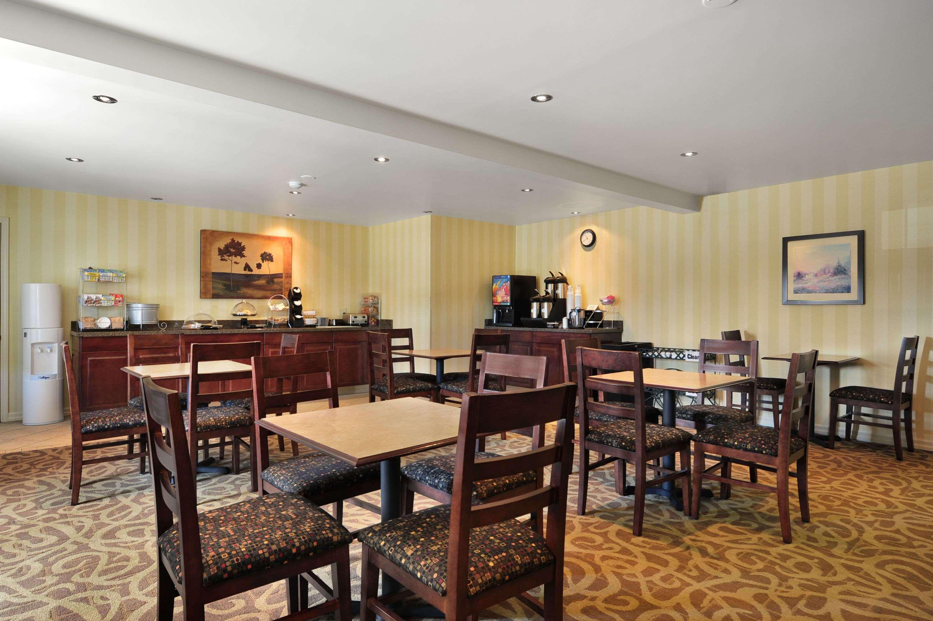 Travelodge By Wyndham Simcoe Exteriér fotografie