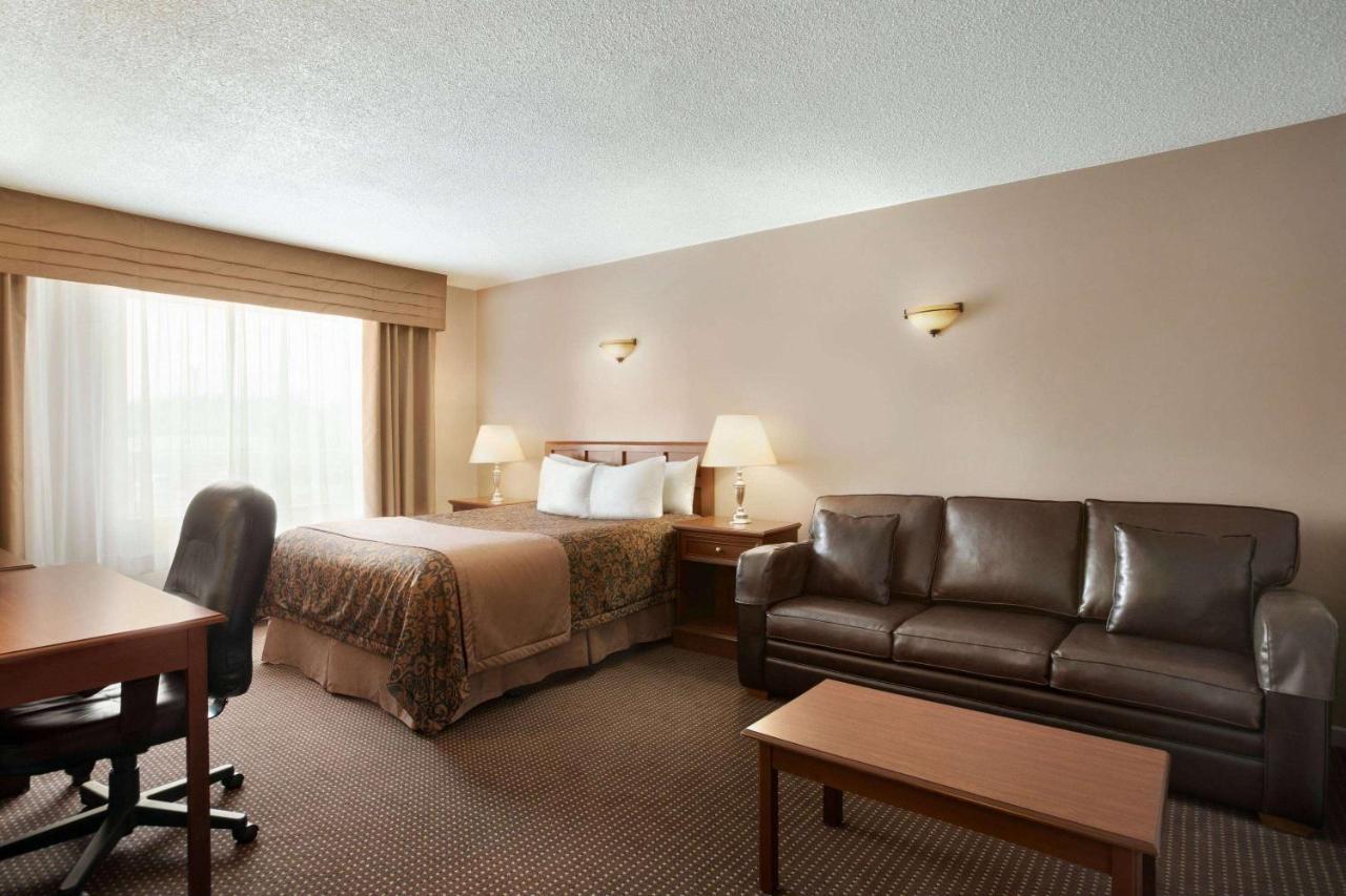 Travelodge By Wyndham Simcoe Exteriér fotografie